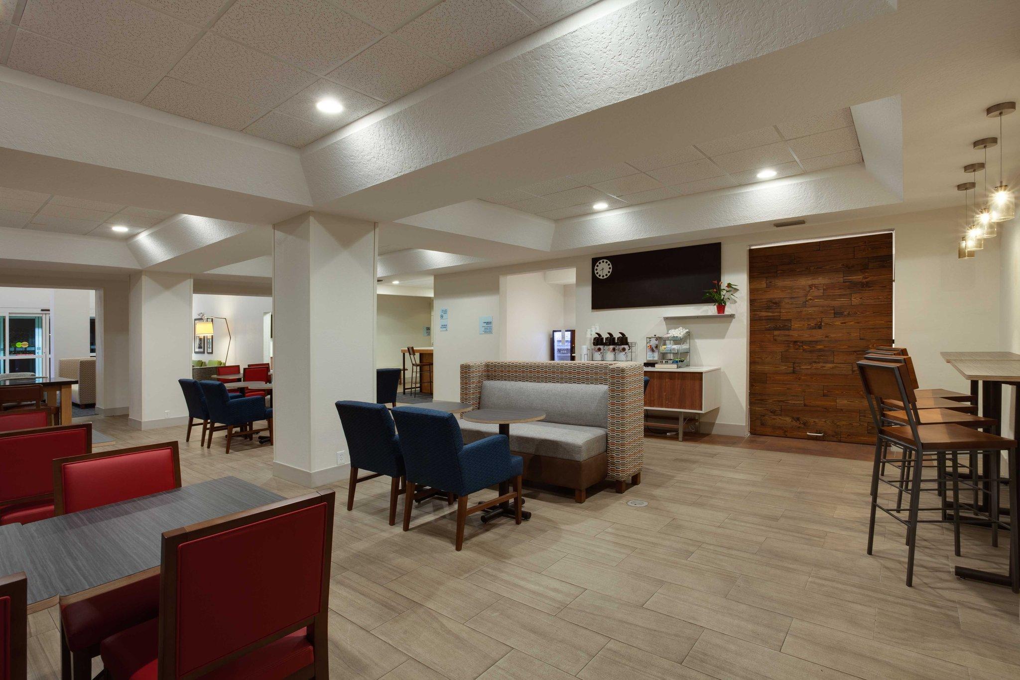 Holiday Inn Express & Suites Orlando International Airport By Ihg Exterior photo