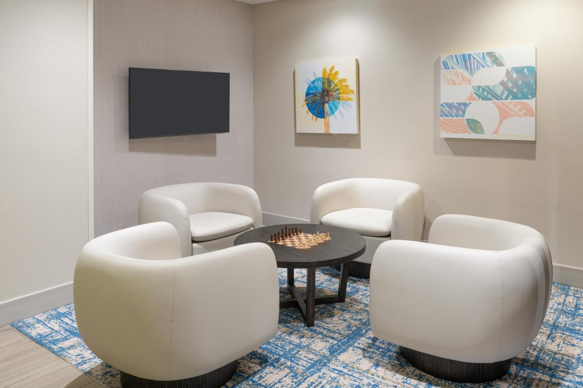 Holiday Inn Express & Suites Orlando International Airport By Ihg Exterior photo