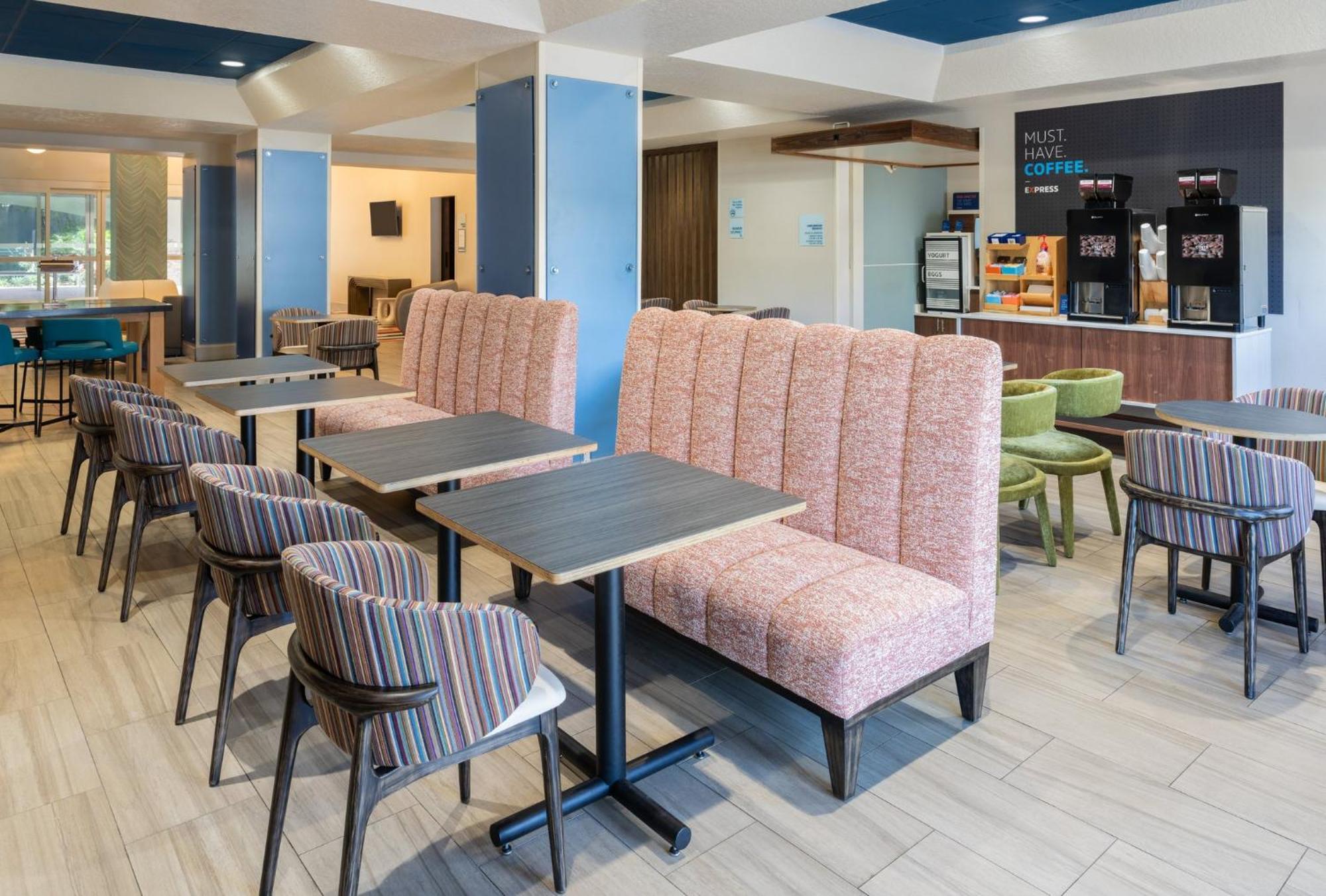 Holiday Inn Express & Suites Orlando International Airport By Ihg Exterior photo