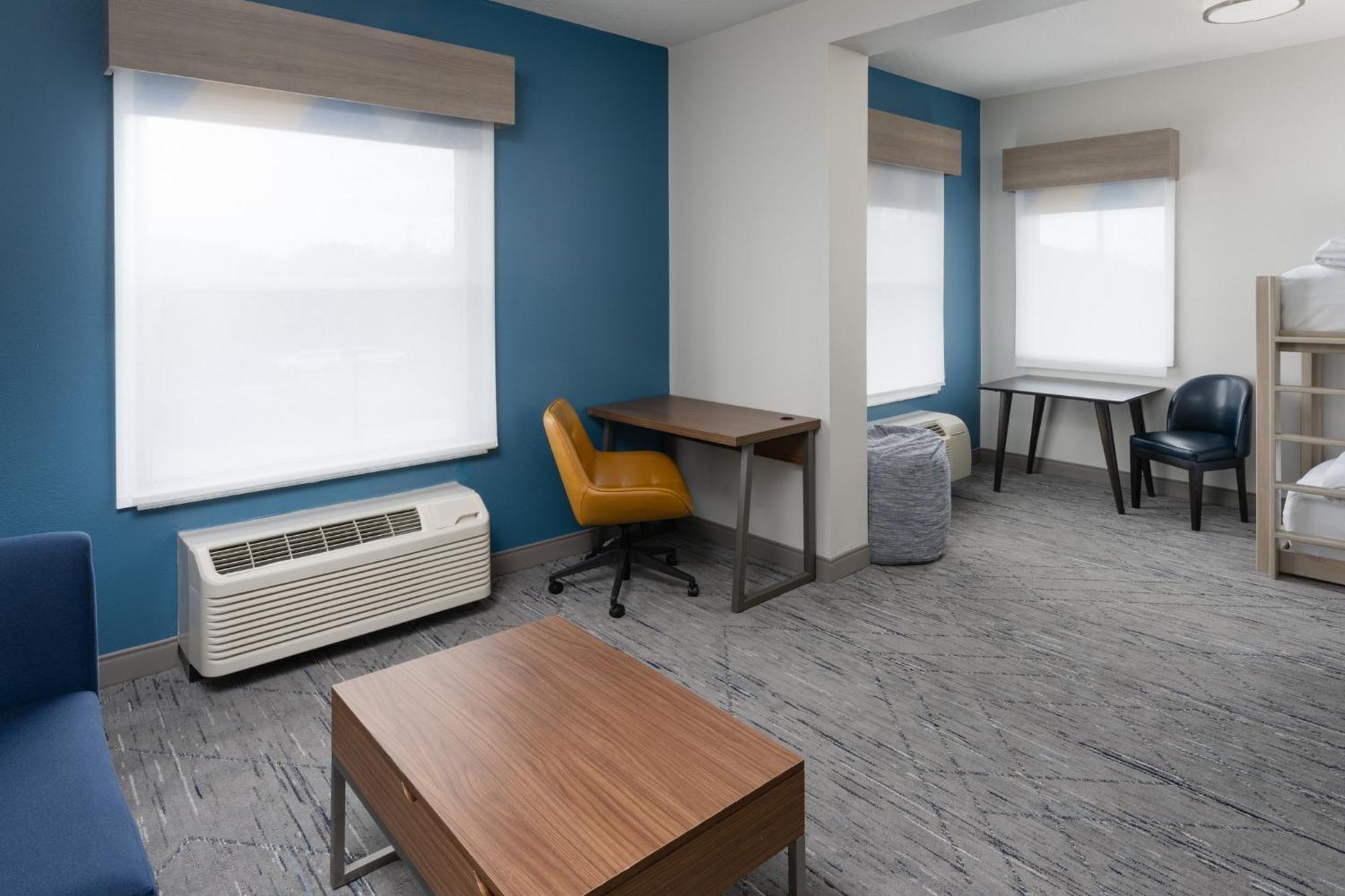 Holiday Inn Express & Suites Orlando International Airport By Ihg Exterior photo
