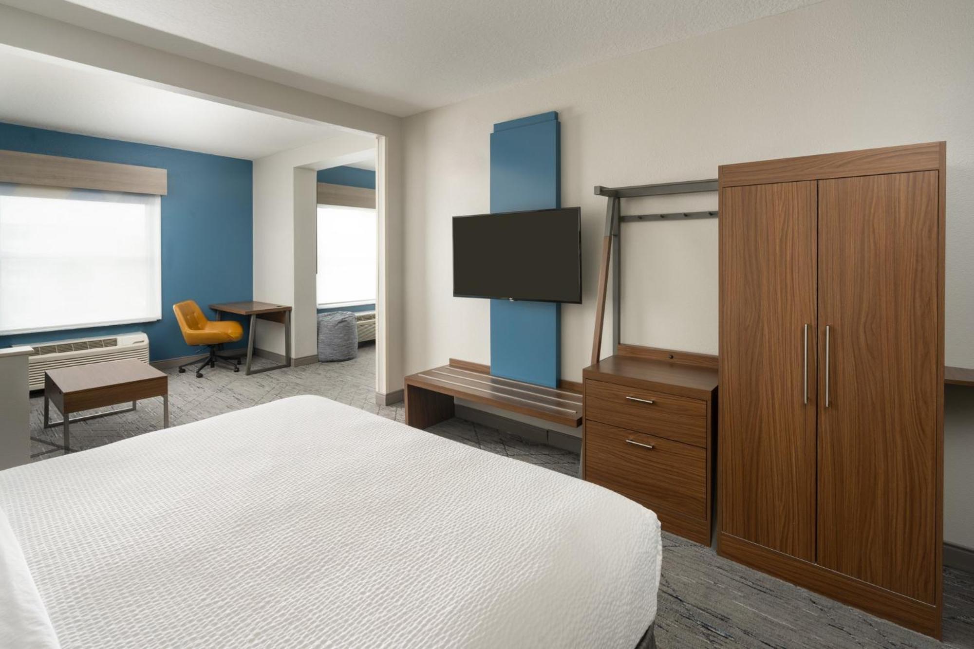 Holiday Inn Express & Suites Orlando International Airport By Ihg Exterior photo