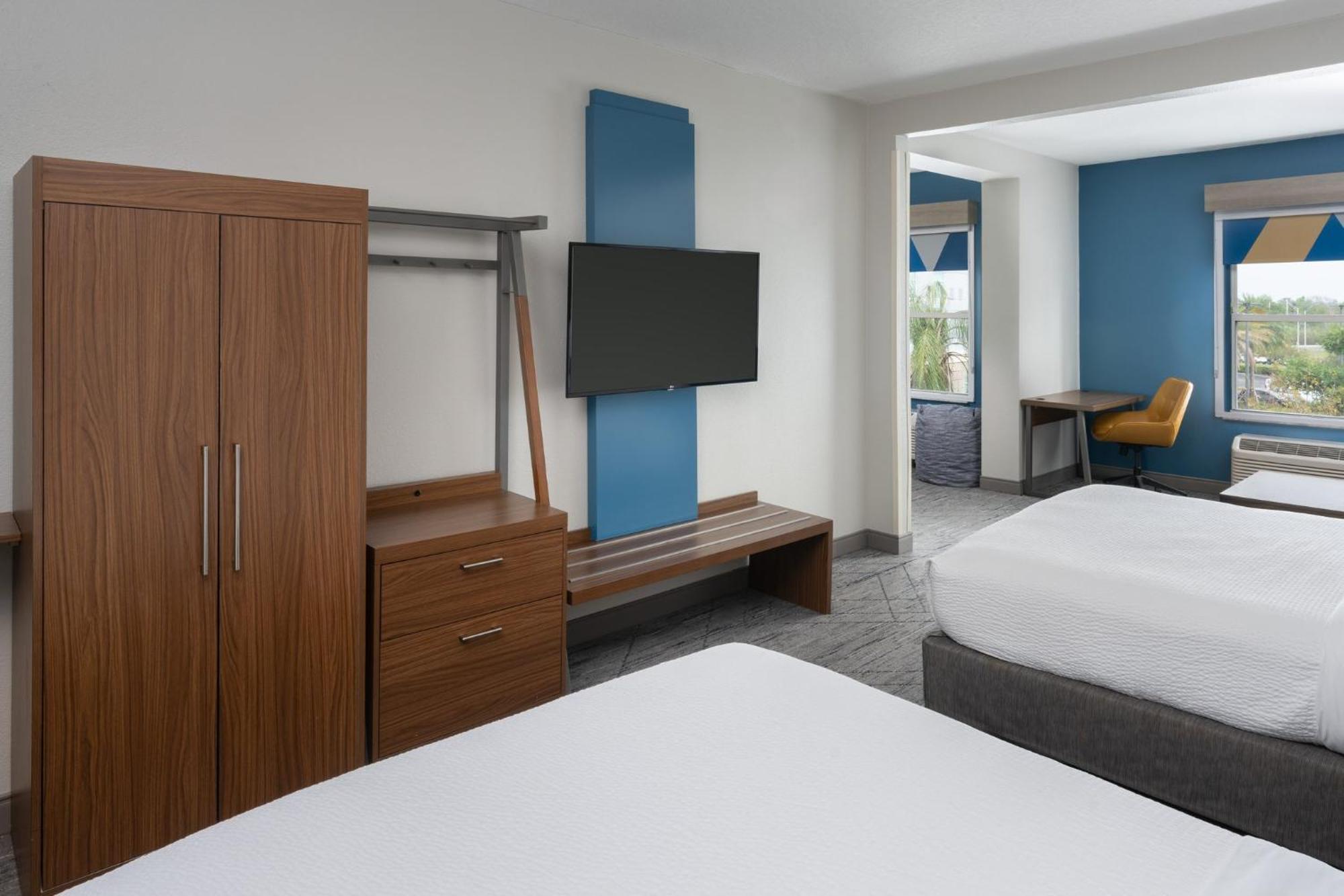 Holiday Inn Express & Suites Orlando International Airport By Ihg Exterior photo